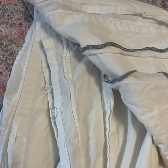 Hotel Scalloped Edge White Queen Duvet Cover and 2 Pillow Shams - Picture 2 of 6